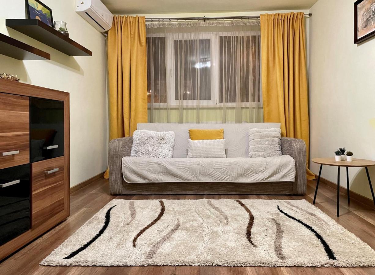 公寓 Cozy And Clean Apartment, Near National Arena